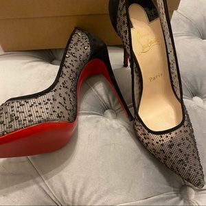 Christian Loubitons Follies